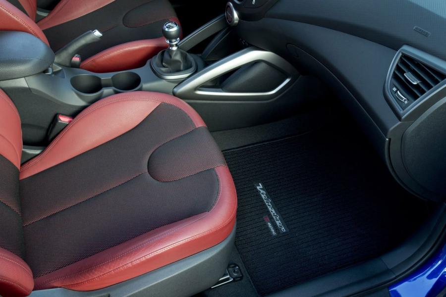  Hyundai Veloster Turbo R-Spec 2014 года  (фото 6 из 40)